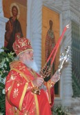Службу ведет Патриарх Московский и Всея Руси Алексий II